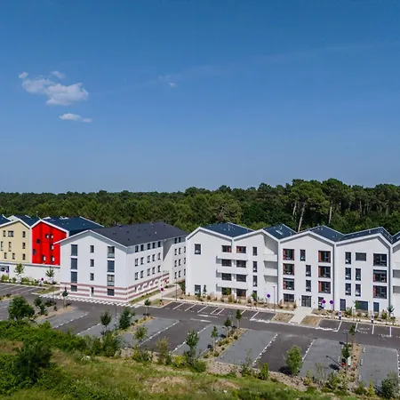 Luminous With Balcony And Parking 3*